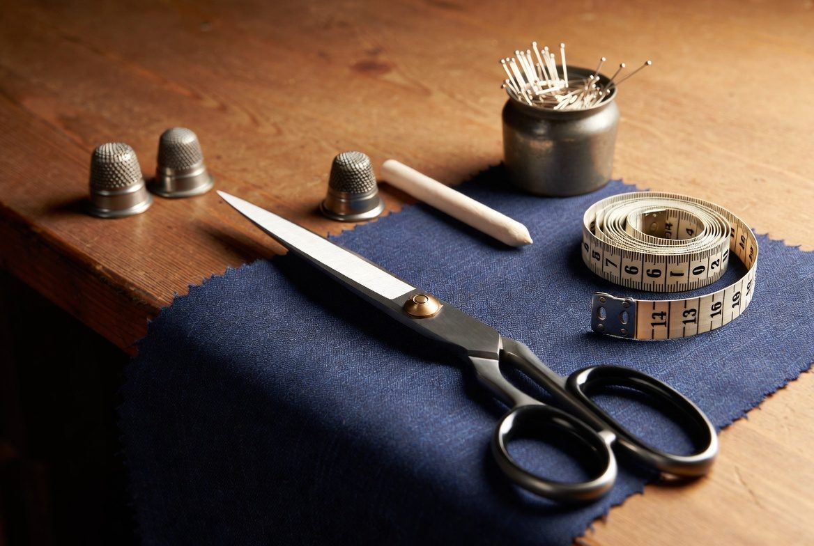 Tailoring tools on a workbench